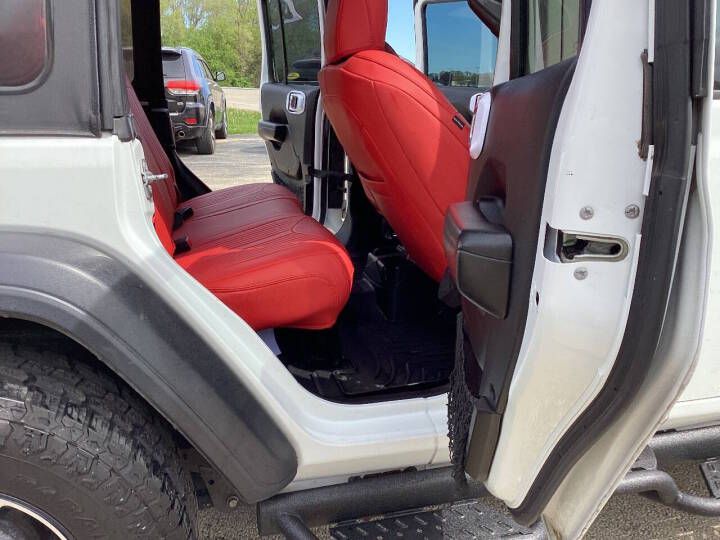 Photo 12 of this JEEP WRANGLER UNLIMI