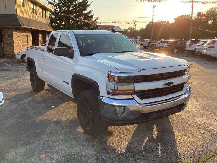 Photo 2 of this CHEVROLET SILVERADO 1500