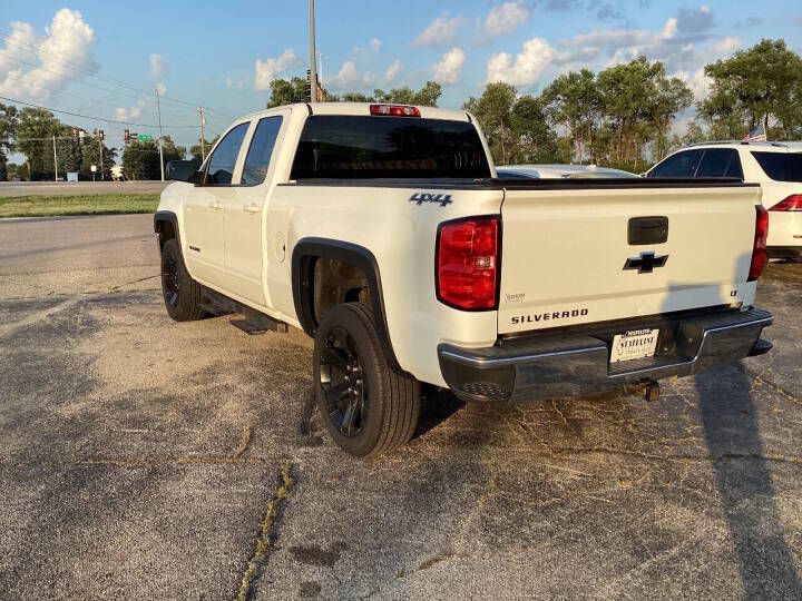 Photo 4 of this CHEVROLET SILVERADO 1500