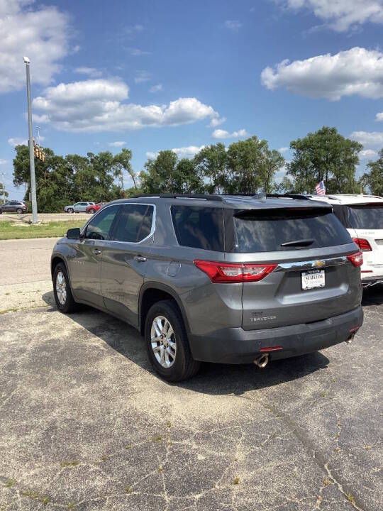 Photo 3 of this CHEVROLET TRAVERSE