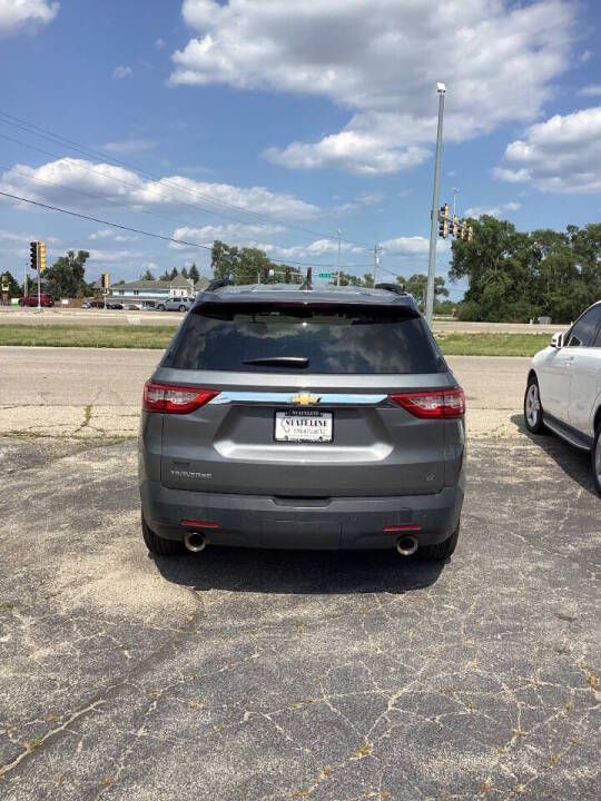 Photo 4 of this CHEVROLET TRAVERSE