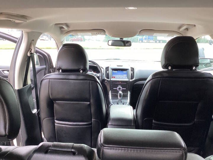 Photo 11 of this FORD EDGE