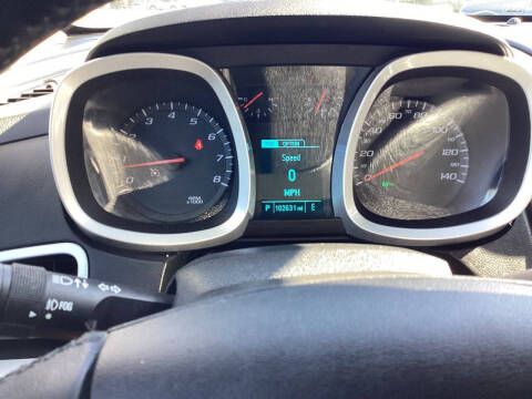 Photo 5 of this CHEVROLET EQUINOX