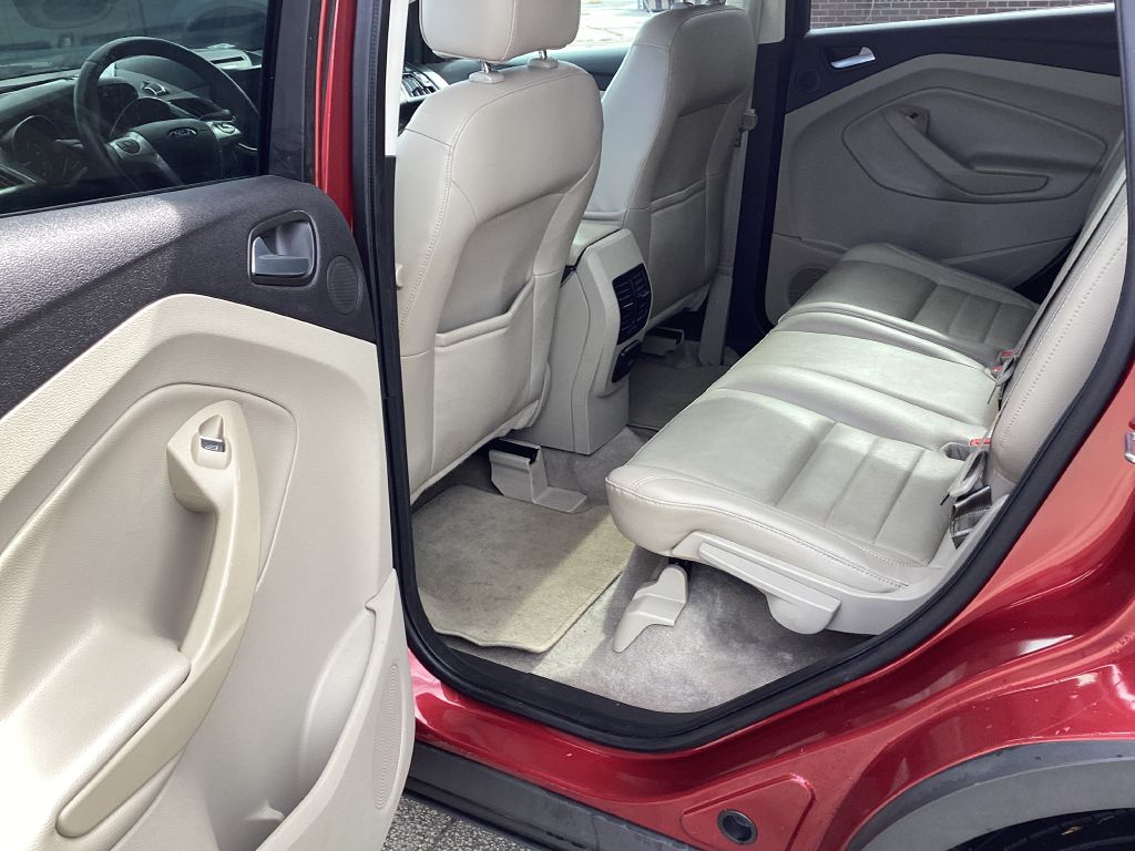 Photo 7 of this FORD ESCAPE
