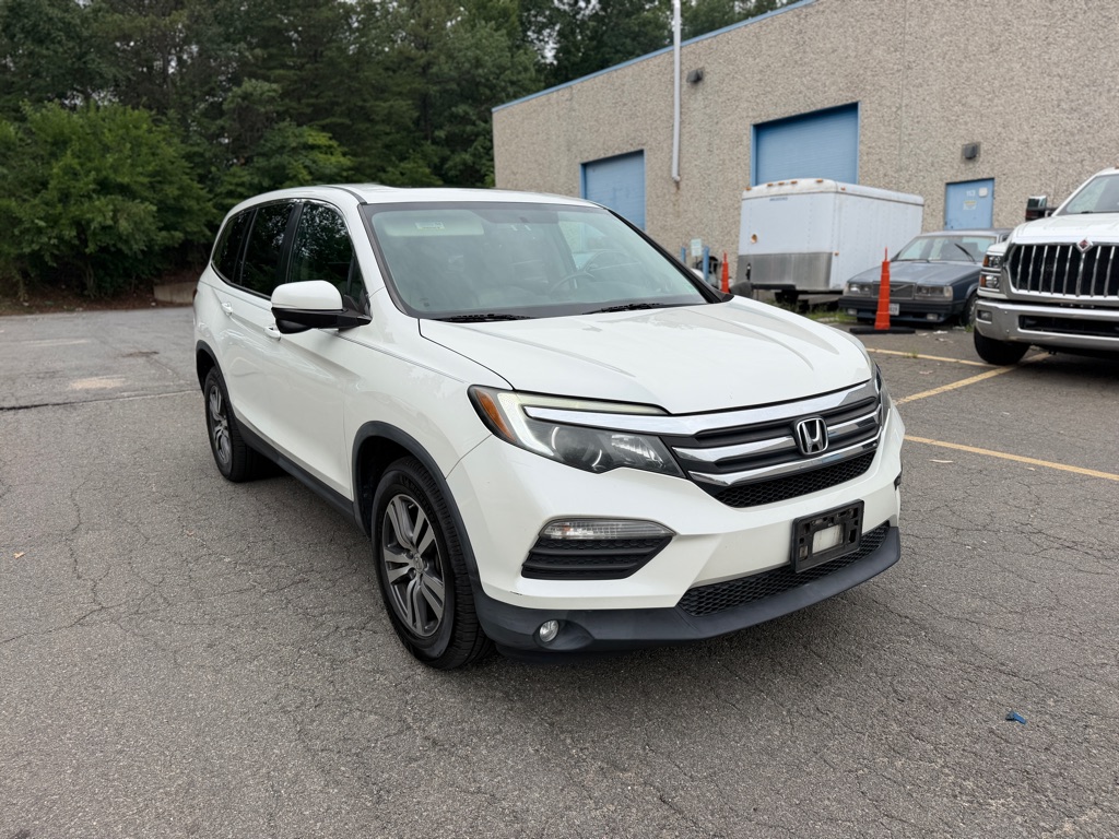 View vehicle photo 3