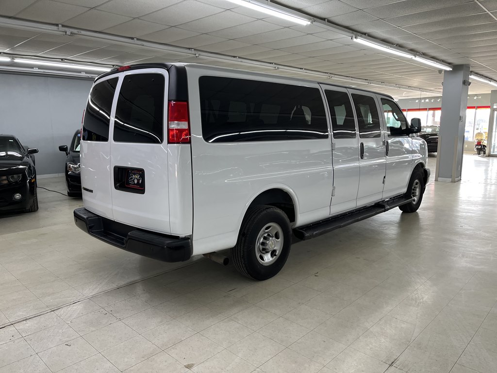 Photo 3 of this CHEVROLET EXPRESS
