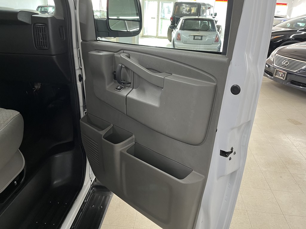 Photo 20 of this CHEVROLET EXPRESS