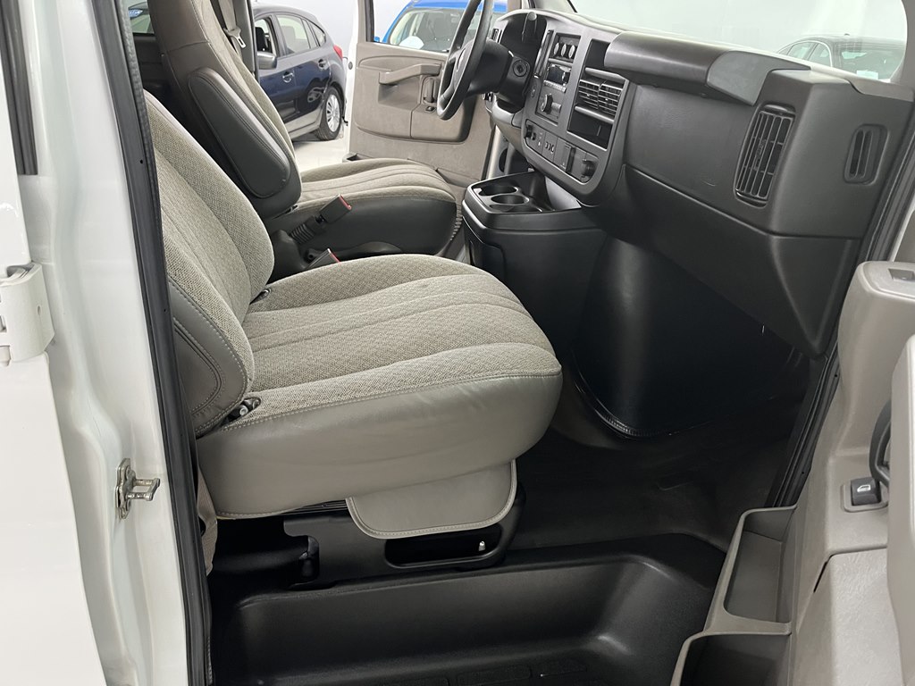Photo 21 of this CHEVROLET EXPRESS
