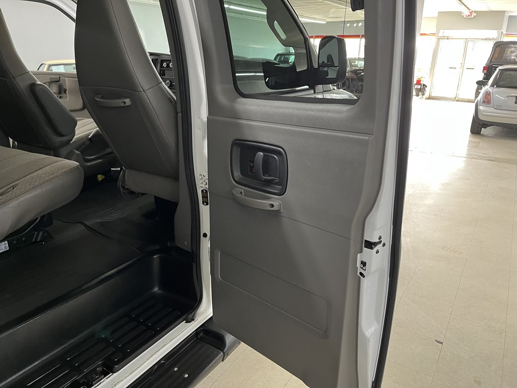 Photo 22 of this CHEVROLET EXPRESS