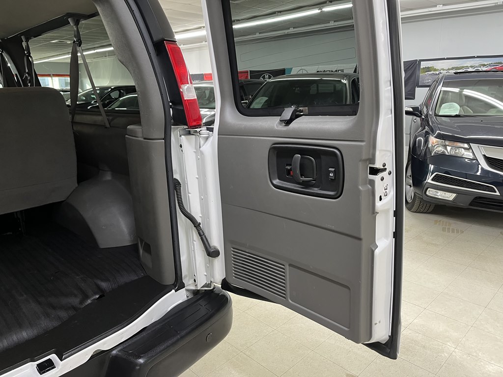 Photo 28 of this CHEVROLET EXPRESS