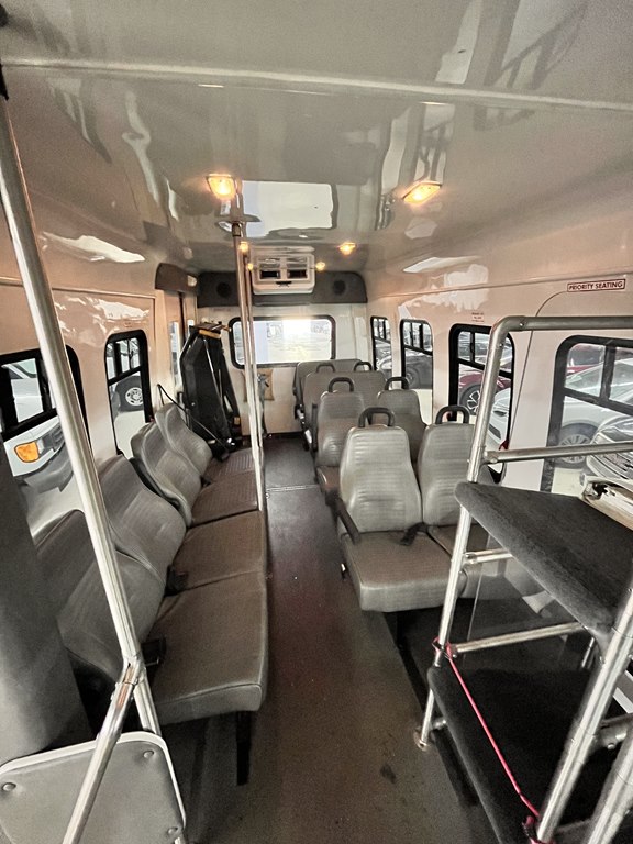 Photo 15 of this CHEVROLET EXPRESS CUTAWAY