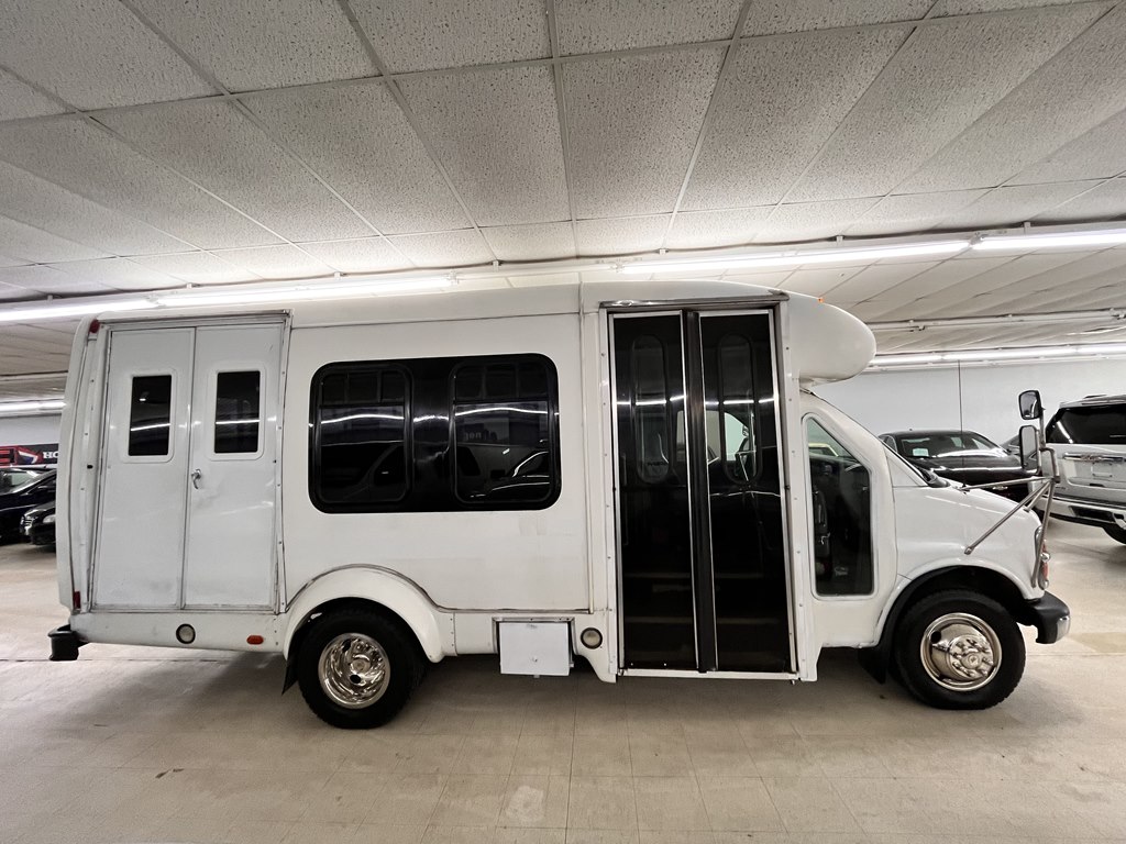 Photo 7 of this CHEVROLET EXPRESS CUTAWAY