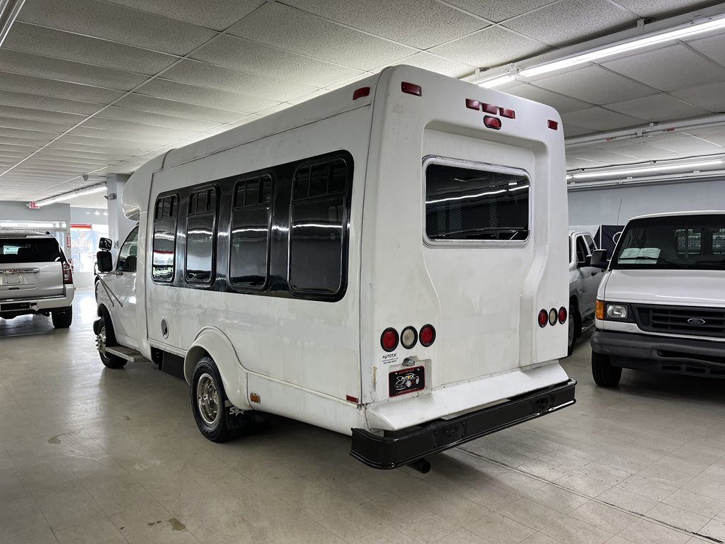 Photo 4 of this CHEVROLET EXPRESS CUTAWAY