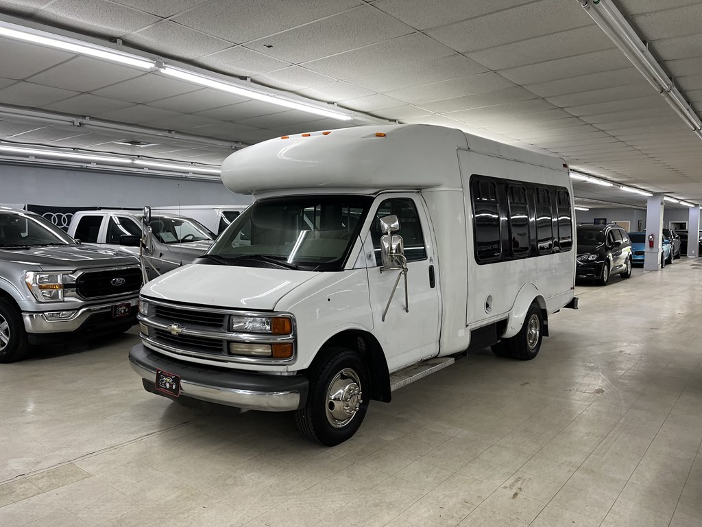 2001 CHEVROLET EXPRESS CUTAWAY