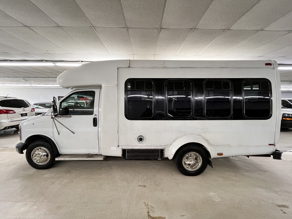 Photo 5 of this CHEVROLET EXPRESS CUTAWAY