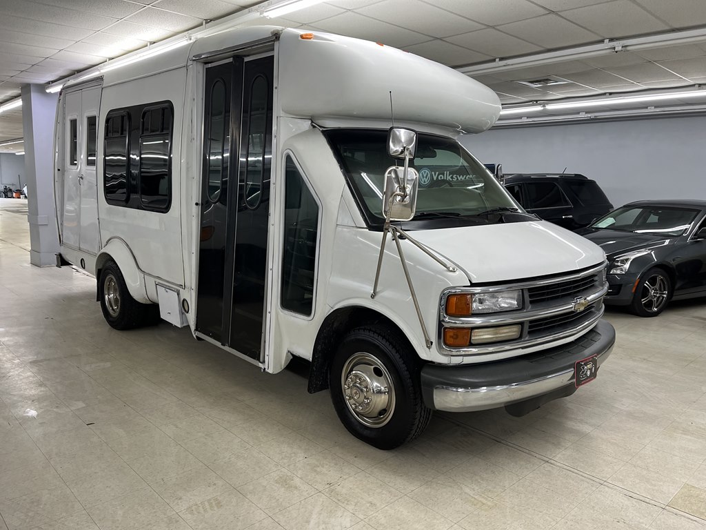 Photo 2 of this CHEVROLET EXPRESS CUTAWAY
