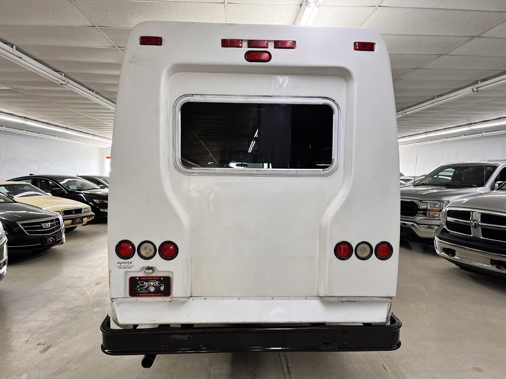 Photo 8 of this CHEVROLET EXPRESS CUTAWAY
