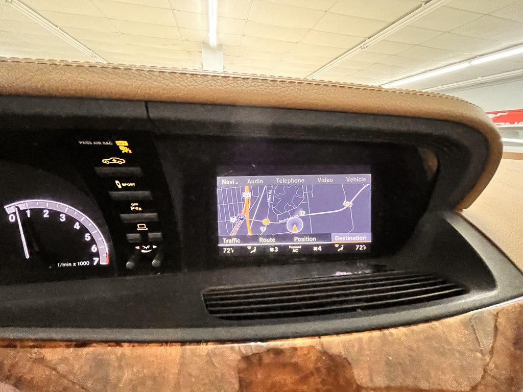 Photo 13 of this MERCEDES-BENZ S-CLASS