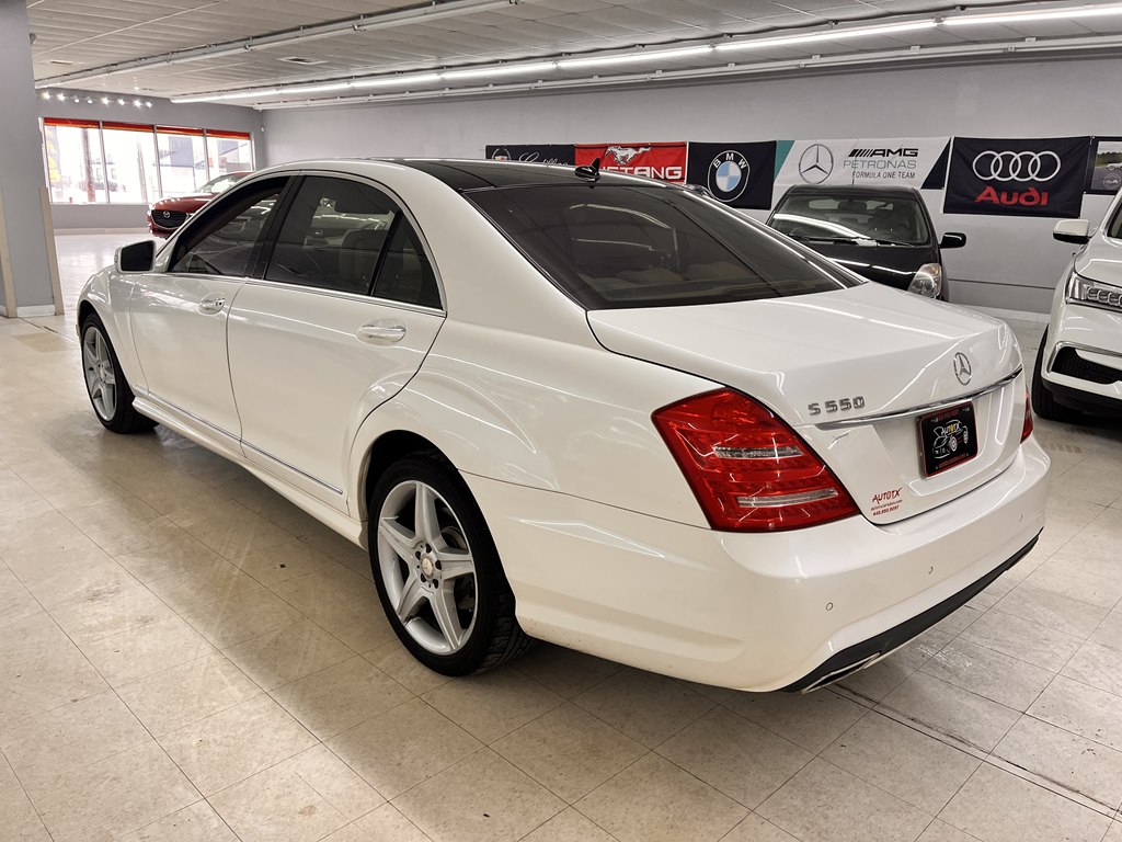 Photo 4 of this MERCEDES-BENZ S-CLASS