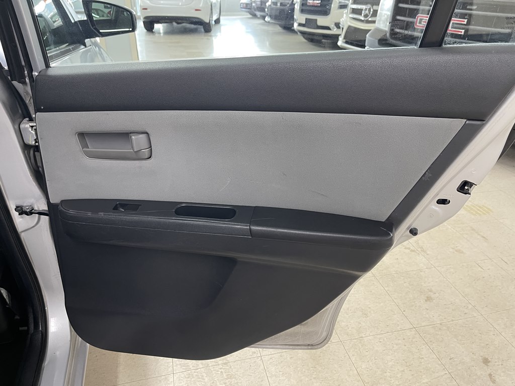 Photo 11 of this NISSAN SENTRA