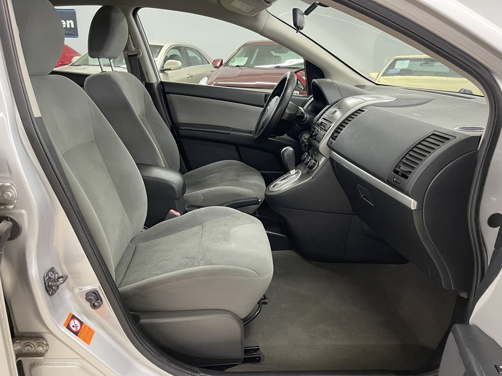 Photo 13 of this NISSAN SENTRA