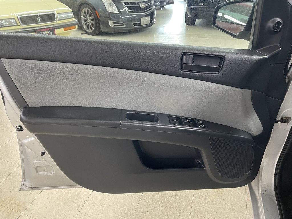 Photo 8 of this NISSAN SENTRA