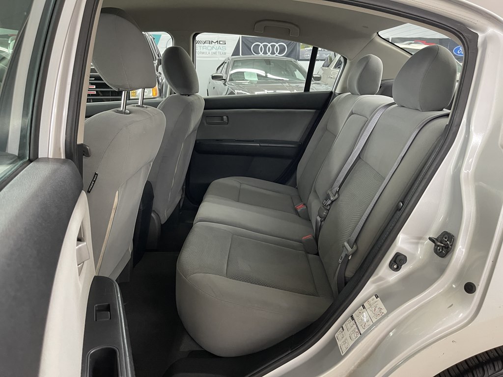 Photo 14 of this NISSAN SENTRA