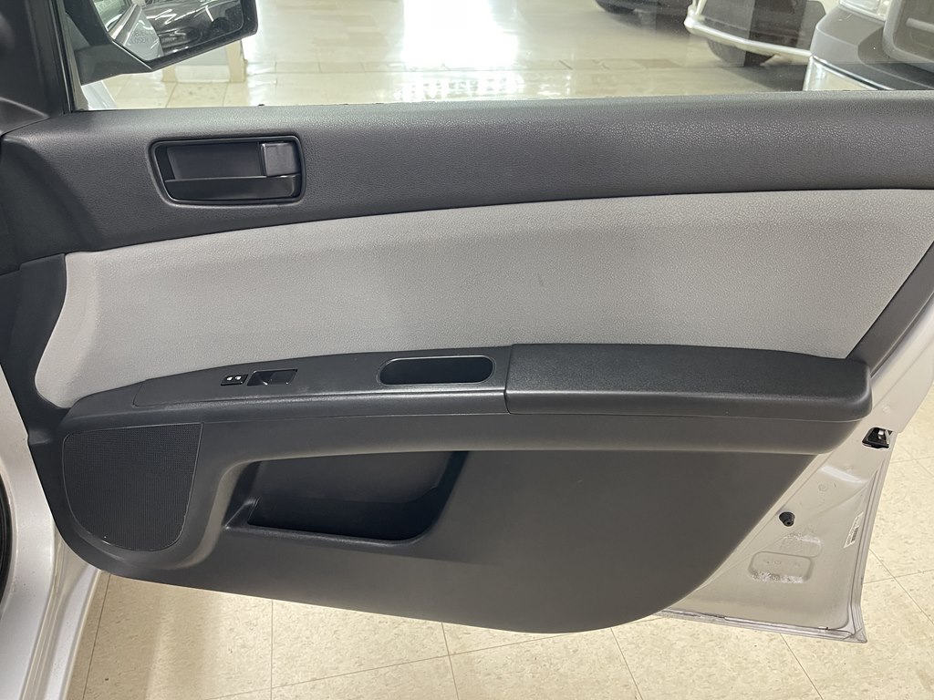 Photo 10 of this NISSAN SENTRA