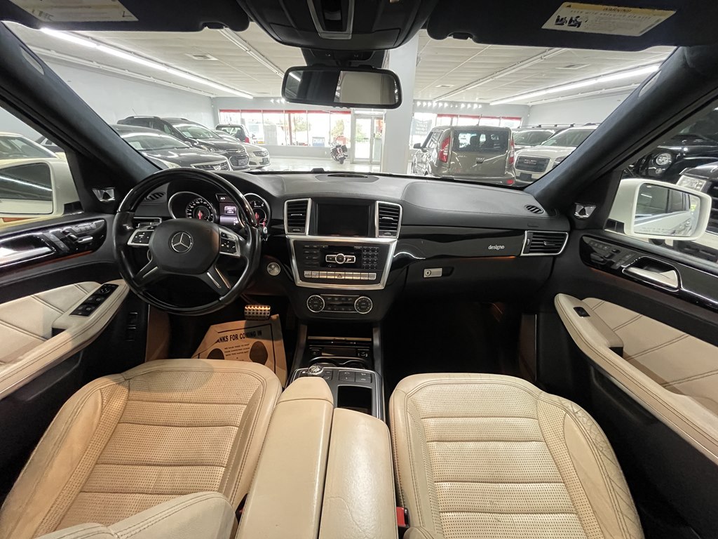Photo 9 of this MERCEDES-BENZ GL-CLASS