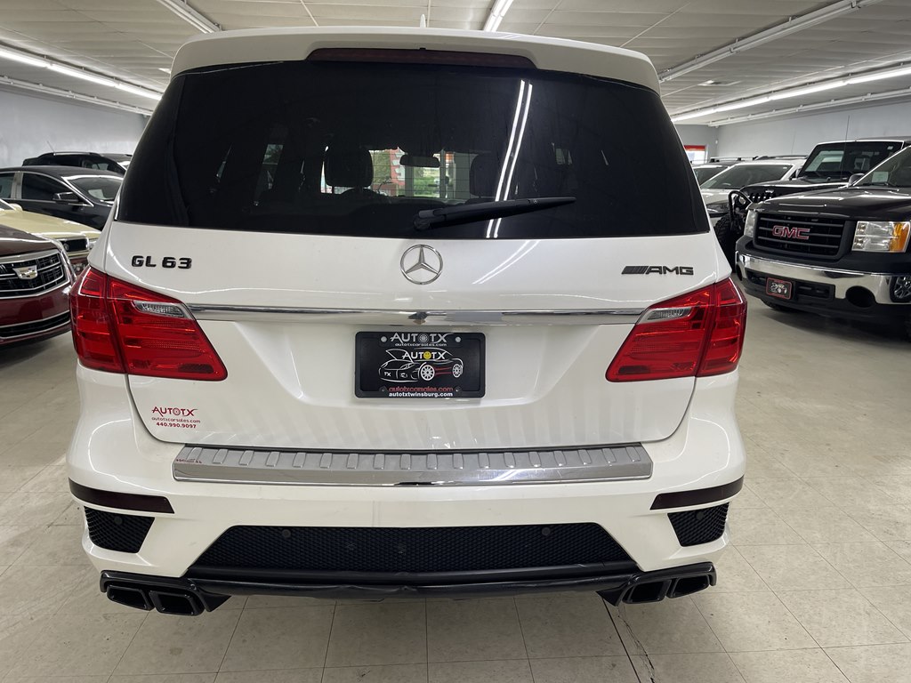 Photo 8 of this MERCEDES-BENZ GL-CLASS