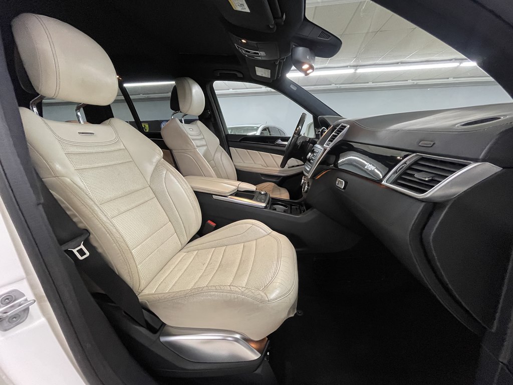 Photo 15 of this MERCEDES-BENZ GL-CLASS