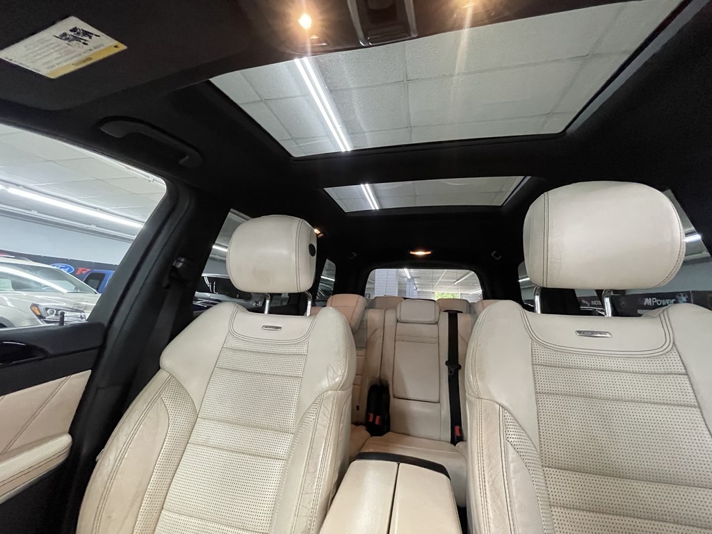 Photo 16 of this MERCEDES-BENZ GL-CLASS