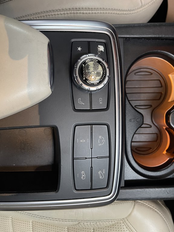 Photo 13 of this MERCEDES-BENZ GL-CLASS