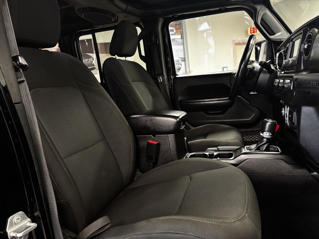 Photo 21 of this JEEP WRANGLER UNLIMI