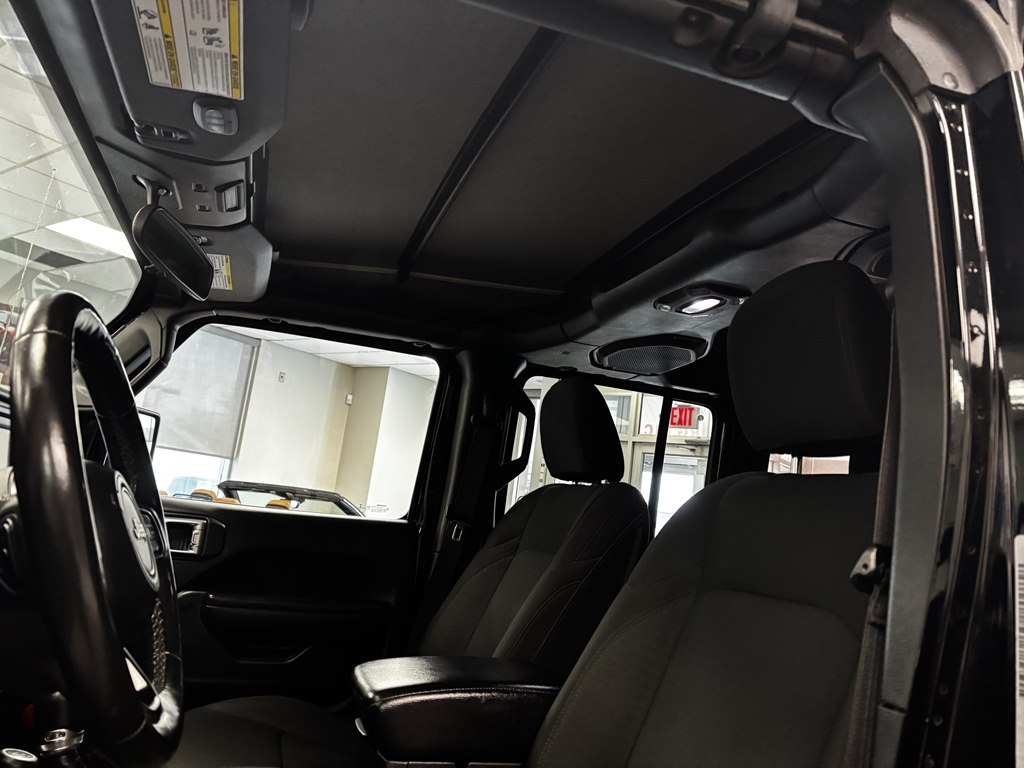 Photo 24 of this JEEP WRANGLER UNLIMI