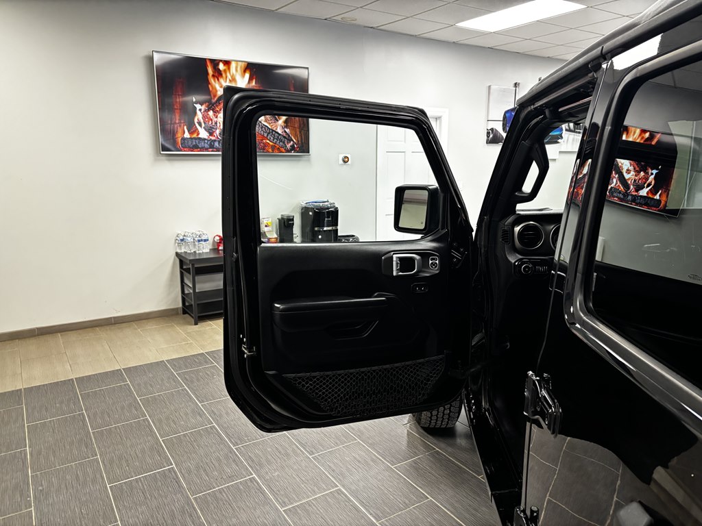 Photo 16 of this JEEP WRANGLER UNLIMI