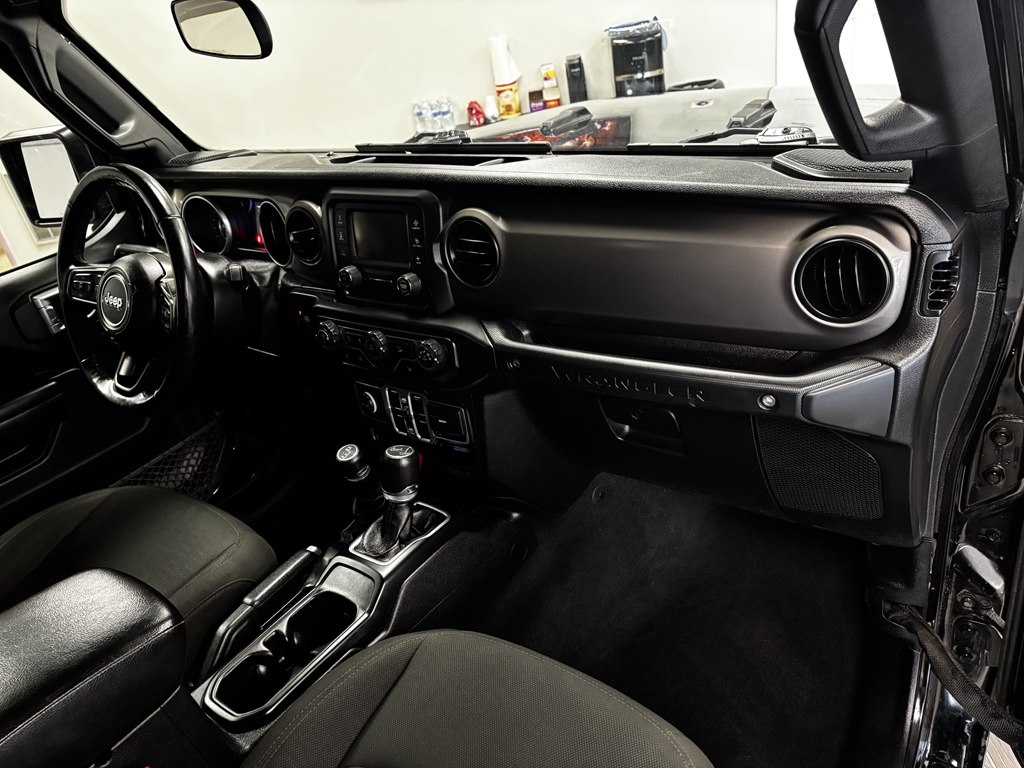 Photo 15 of this JEEP WRANGLER UNLIMI
