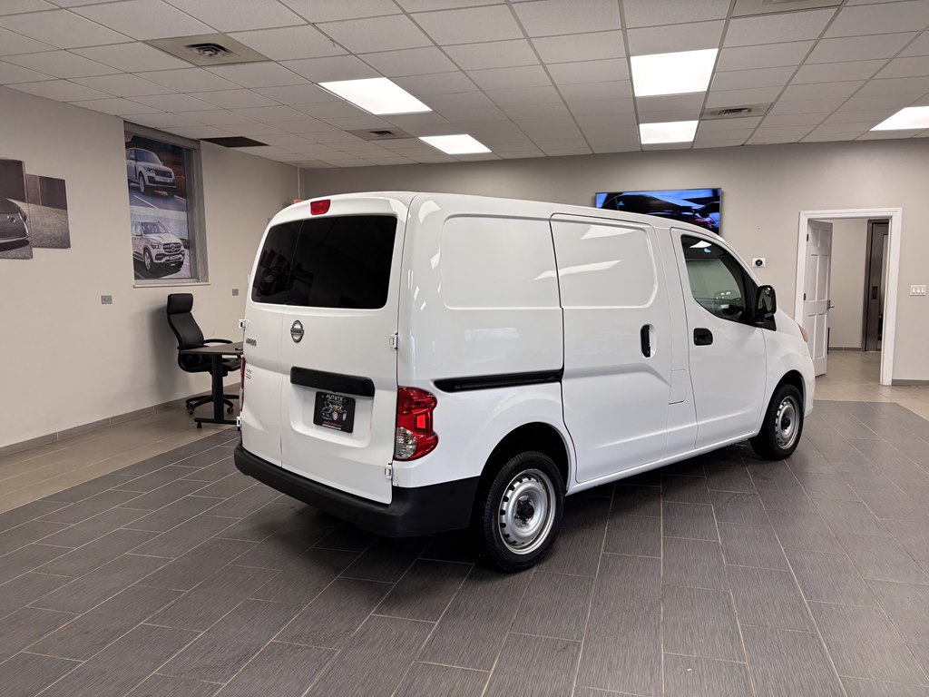 Photo 3 of this NISSAN NV200