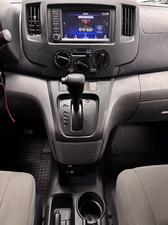 Photo 17 of this NISSAN NV200