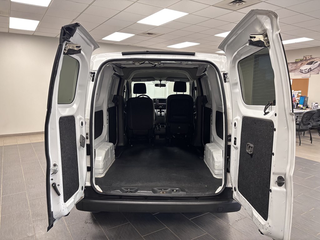 Photo 22 of this NISSAN NV200