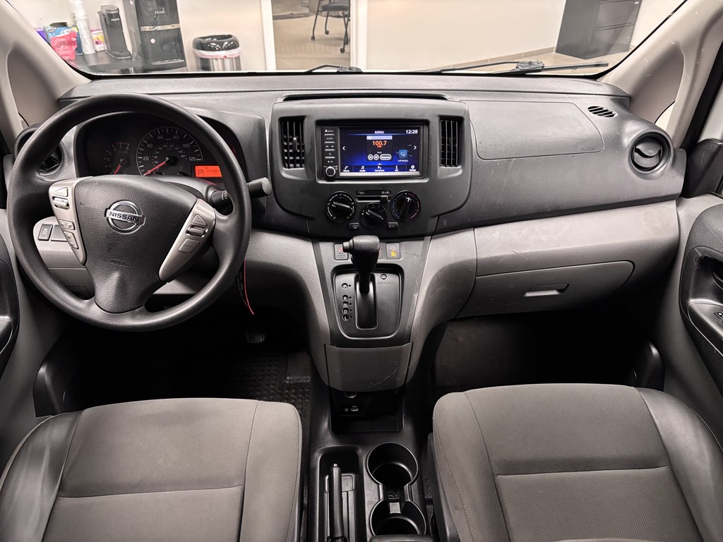 Photo 16 of this NISSAN NV200