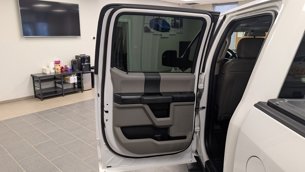 Photo 21 of this FORD F-150
