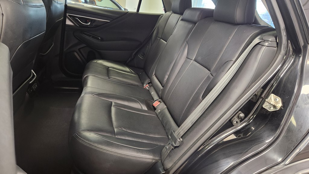 Photo 18 of this SUBARU OUTBACK
