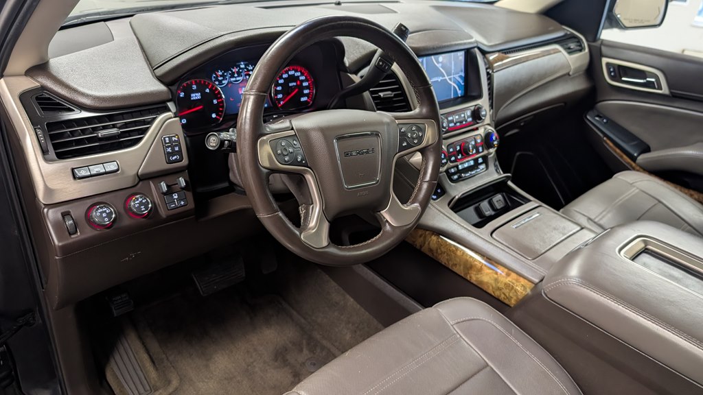 Photo 17 of this GMC YUKON