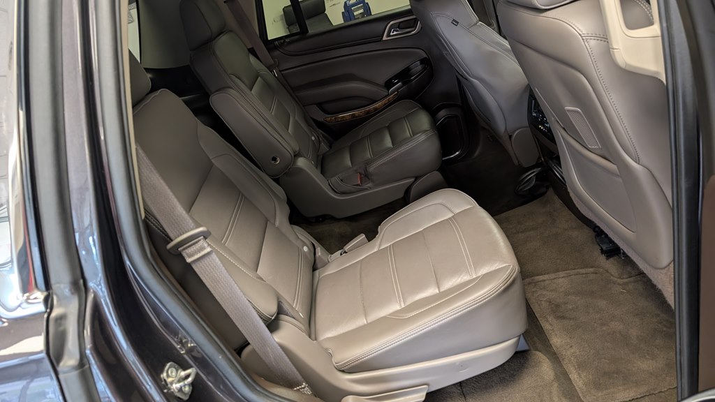Photo 22 of this GMC YUKON