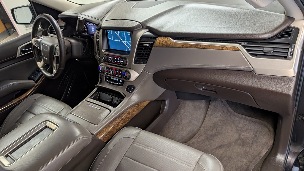 Photo 18 of this GMC YUKON
