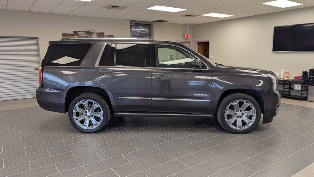 Photo 8 of this GMC YUKON