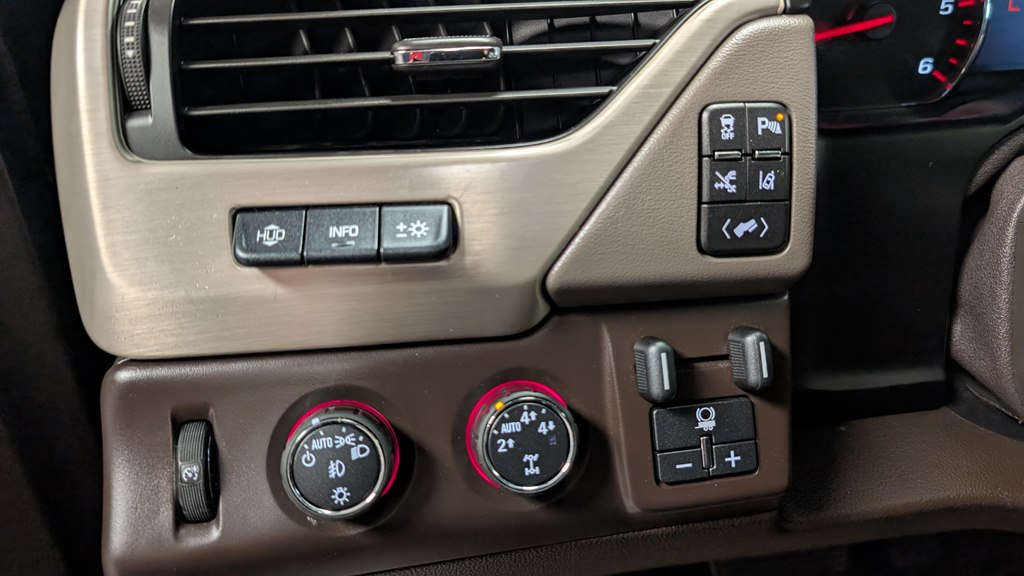 Photo 16 of this GMC YUKON