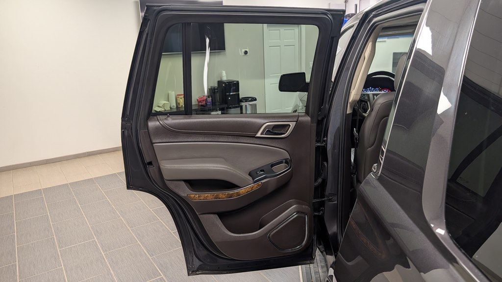 Photo 28 of this GMC YUKON