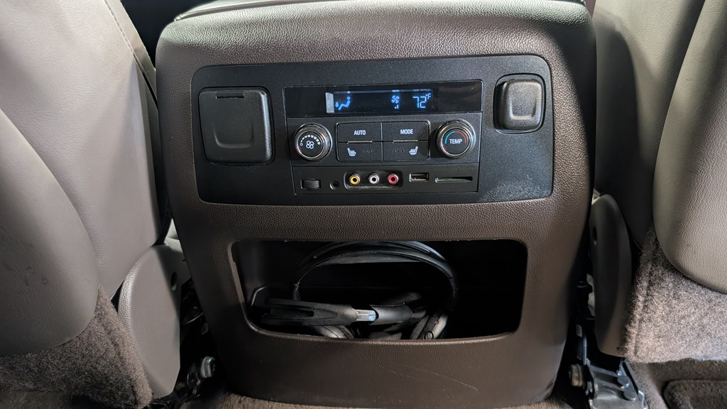 Photo 23 of this GMC YUKON